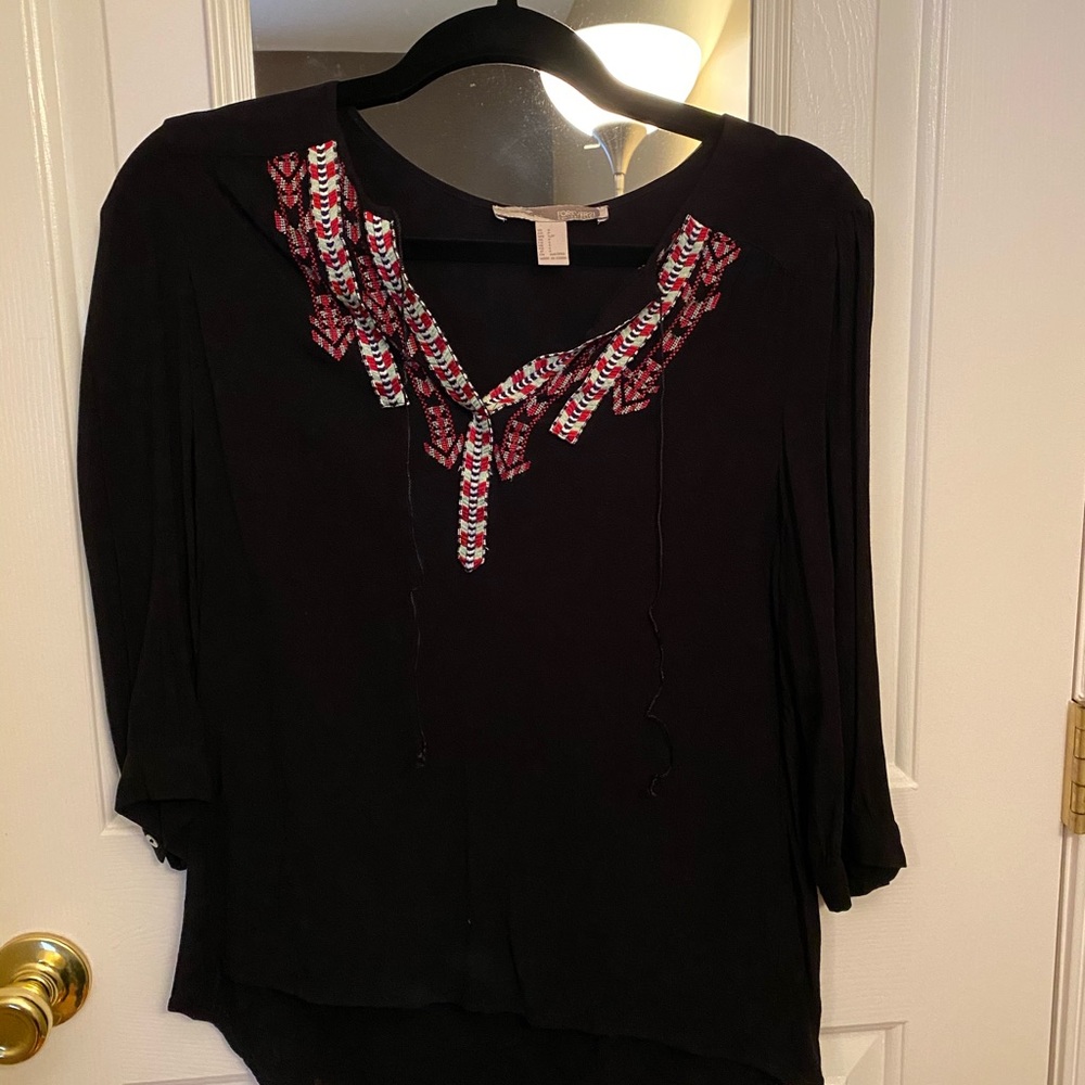 Forever 21 patterned neckline blouse